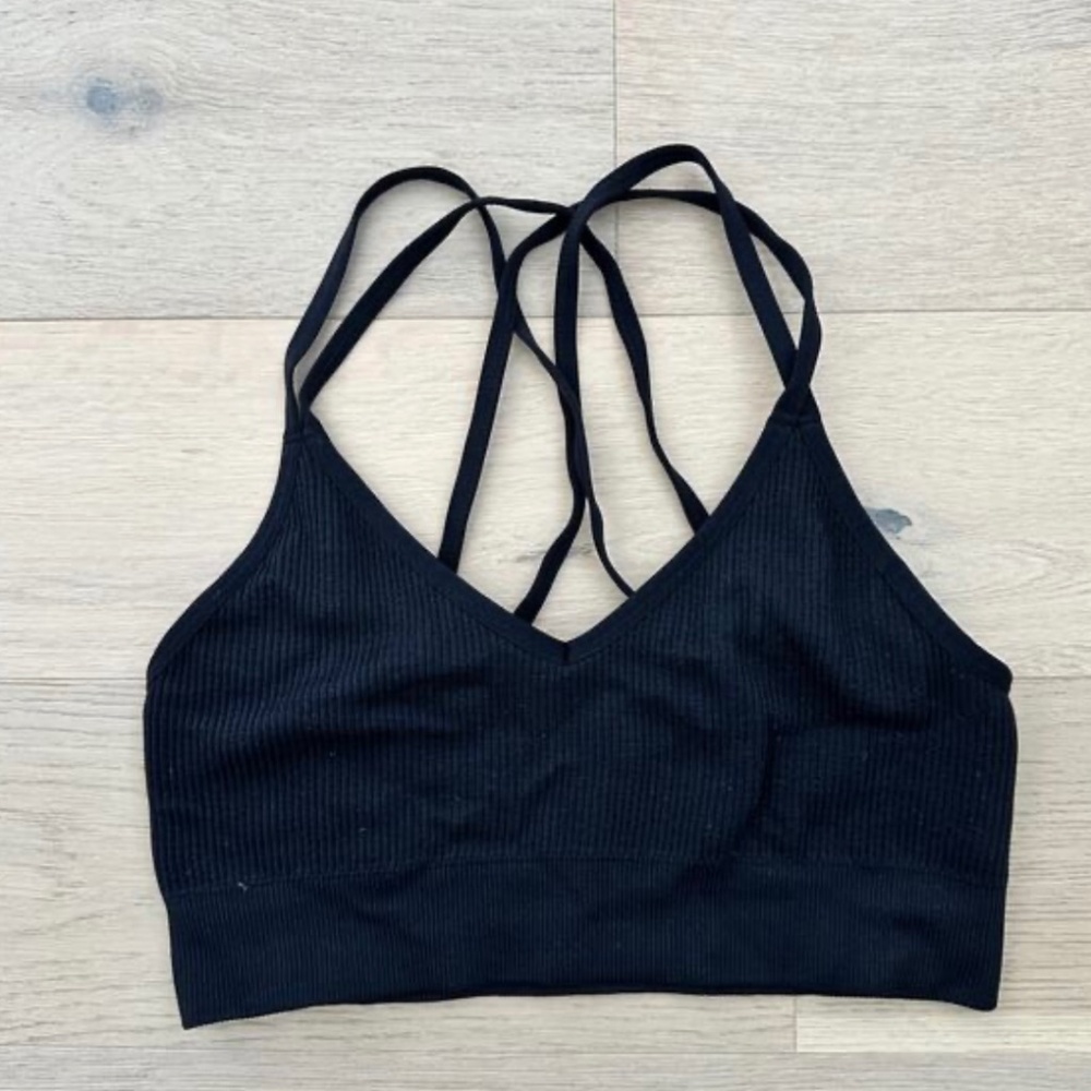 OFFLINE By Aerie Real Me Hold Up! Sports Bra in Black Size Small